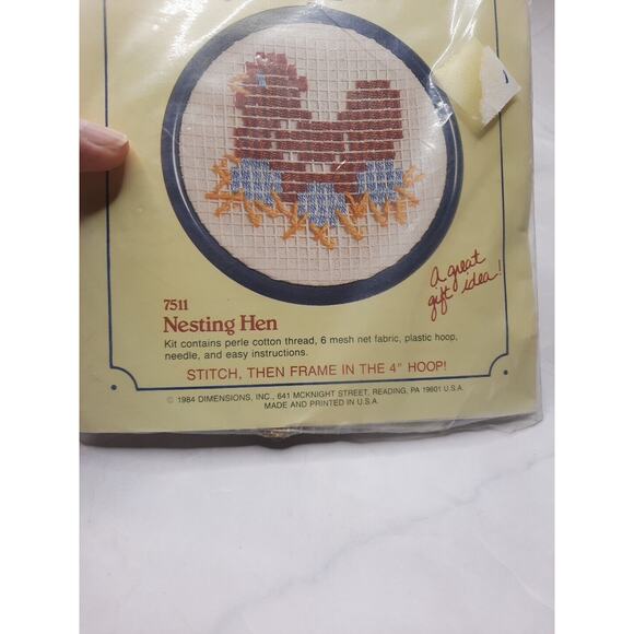 Vintage Dimensions Stitchables Learn Net Darning Kit Nesting Hen 7511 Beginner - Picture 4 of 5
